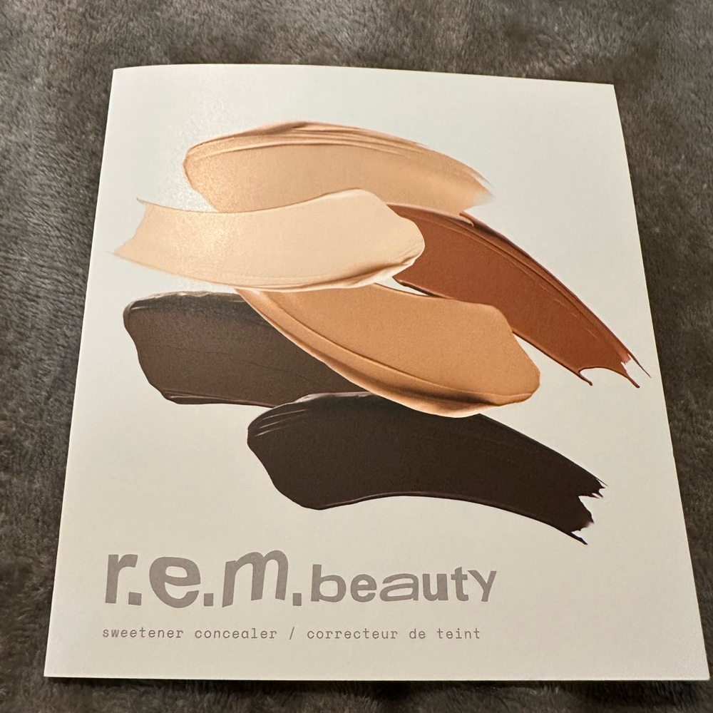 Ariana Grande Rem Beauty - New Beauty concealer sample